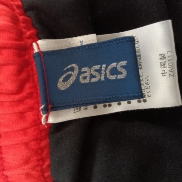 NWOT RED ASICS RUNNING SHORTS WITH SIDE ACCENTS, SIZE "XL", (~33"-35") - Picture 5 of 8